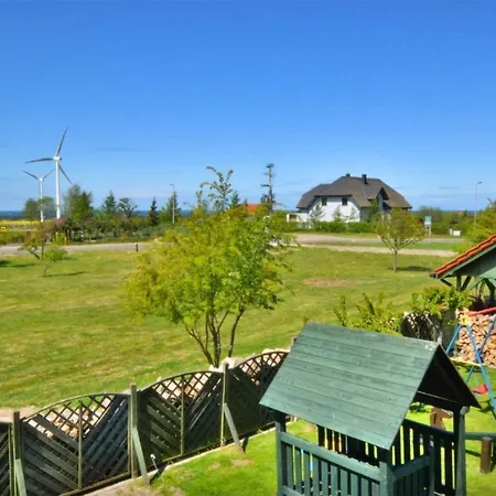 2 Bedroom In Darlowo בית נופש